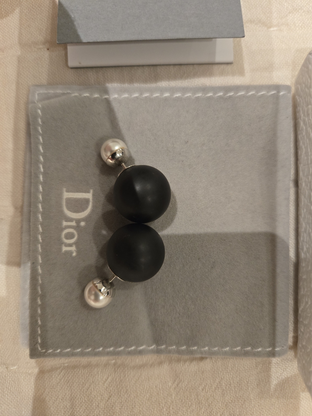 Dior Black & White Tribal Pearl Double-Sided Earrings - Picture 3 of 5